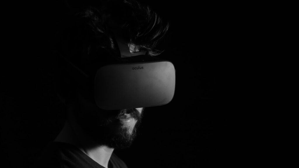 VR віртуальна реальність Lux Interaction Unsplash