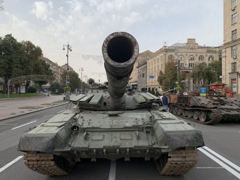 Kyiv Exhibits Mock Parade of Destroyed Russian Tanks at Khreschatyk Street – Photo