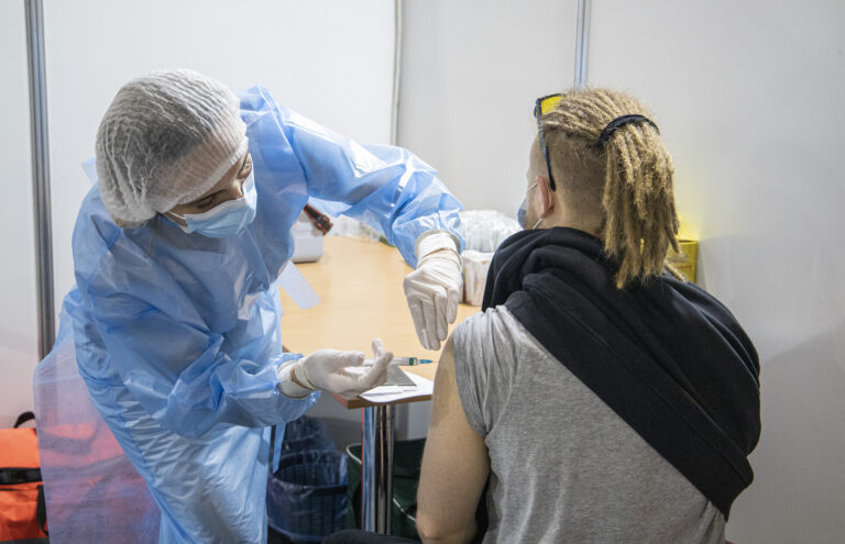В Україні розпочалася чергова хвиля пандемії коронавірусу