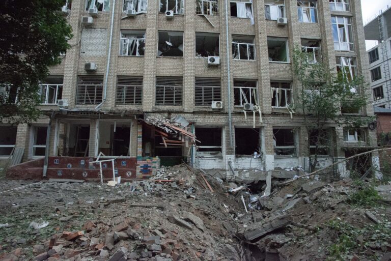 Харків зазнав потужного обстрілу у Шевченківському районі
