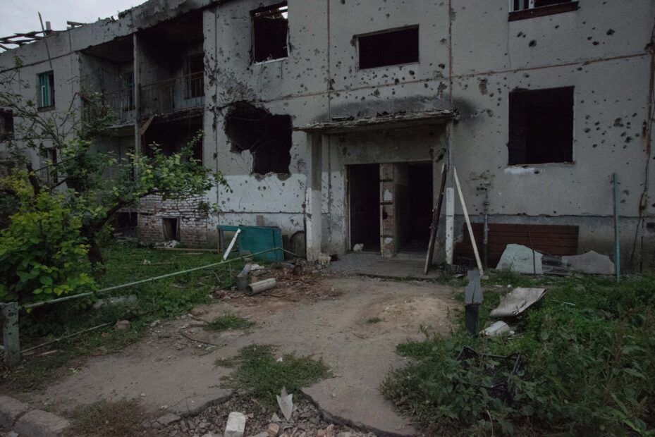 зображення до посту: Destroyed Houses and Scattered Landmines: Hrakove Village After Deoccupation – Photo