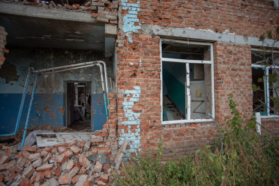 зображення до посту: Destroyed Houses and Scattered Landmines: Hrakove Village After Deoccupation – Photo