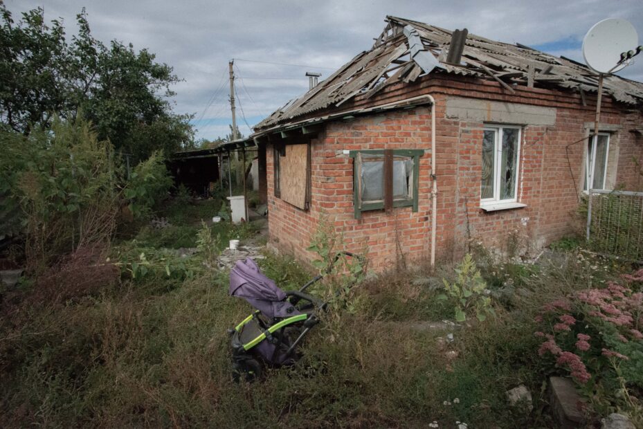 зображення до посту: Destroyed Houses and Scattered Landmines: Hrakove Village After Deoccupation – Photo