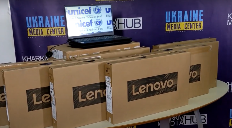ЮНЕСКО допоможе харківським викладачам з ноутбуками