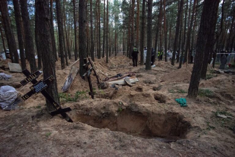 “№199 is my Brother.” Volodymyr still can’t Bury Relatives Found in Izium Forest
