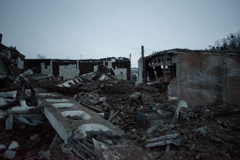 Обстріл Харкова 15 грудня: зруйнований ангар, поранених немає — фото