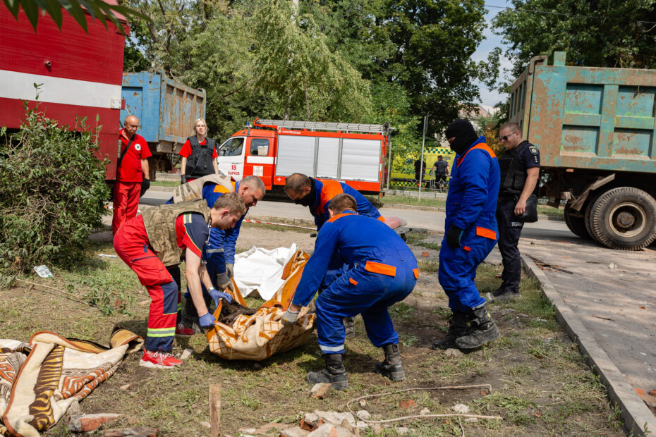  Ambulance workers in Ukraine photo