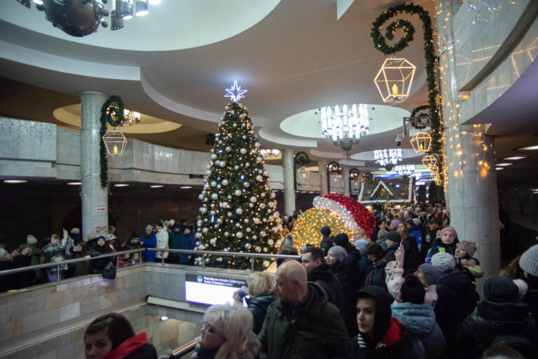 Christmas Tree to Open in Kharkiv Metro — Photo