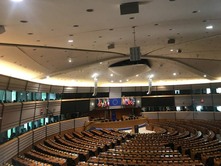 Європарламент схвалив надання Україні кредиту на кілька десятків мільярдів євро