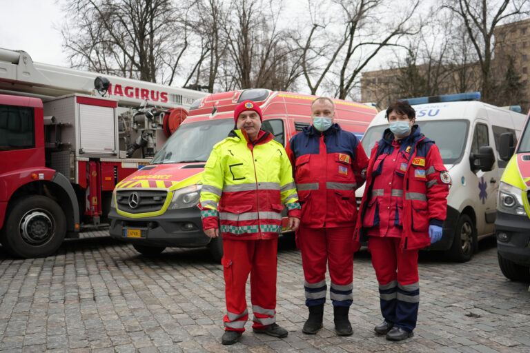 Українці Люксембургу передали техніку для рятувальників та лікарів Харкова – фото