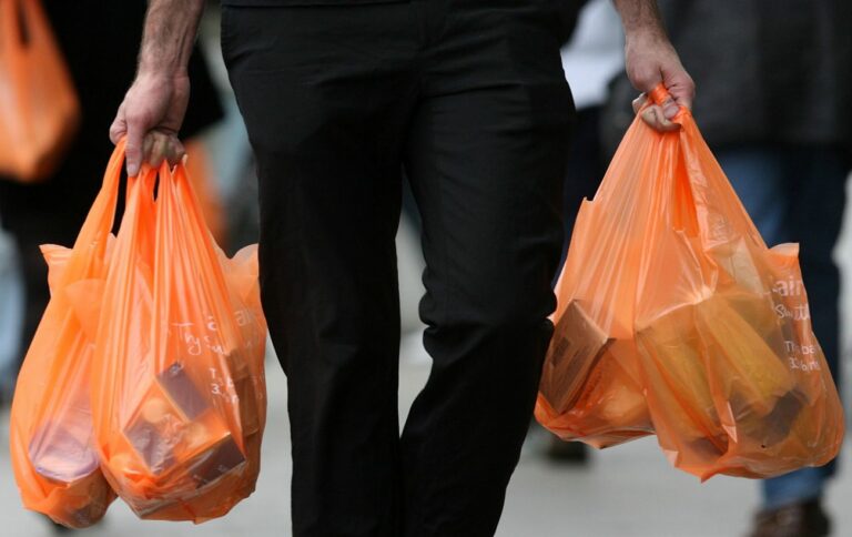 Українці скоротили використання пластикових пакетів до 90%