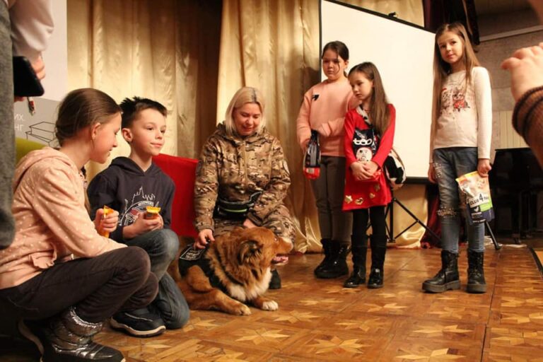 В Україні для дітей створили новий проєкт «Камуфляж»