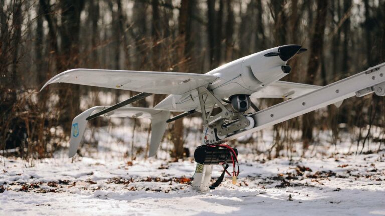 Армію дронів поповнили 2 комплекси безпілотників Raybird-3 українського виробництва