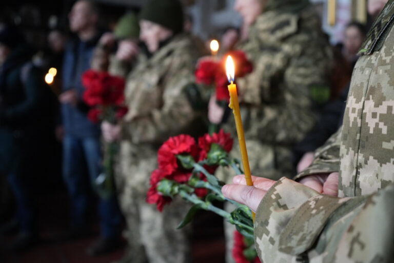 Загинув захищаючи Україну: у Харкові попрощалися з Геннадієм Ковшиком — фото