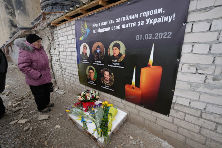 У Харкові вшанували пам’ять загиблих унаслідок ракетного удару по ОДА 1 березня