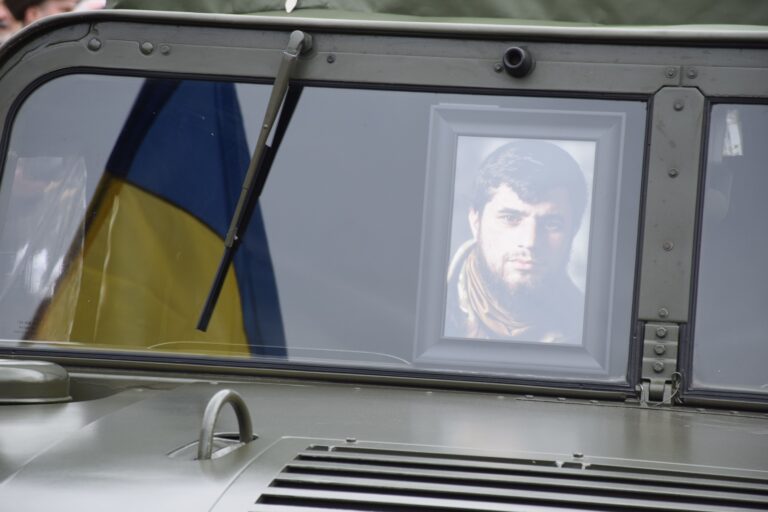 Україна прощається з Героєм Дмитром Коцюбайлом «Да Вінчі». Фото