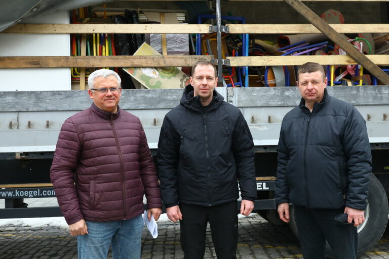 Polish Volunteers Handed over Furniture for Kharkiv Oblast School