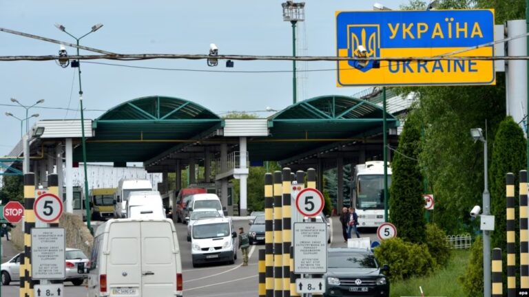 У 2022 році понад 7,6 тисячі громадян намагалися незаконно виїхати з України