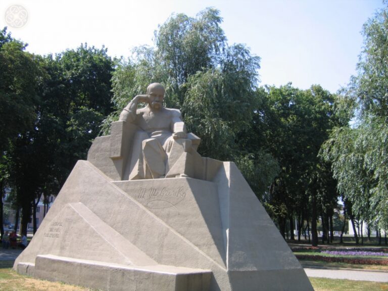 Скільки коштує ремонт та будівництво пам’ятників в Україні – дослідження