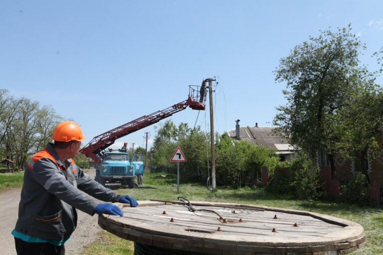 У селі Мосьпанове відновили електропостачання – фото