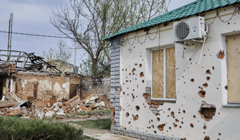 Мешканцям Дергачівської громади пропонують зробити легкі ремонти в пошкоджених будинках