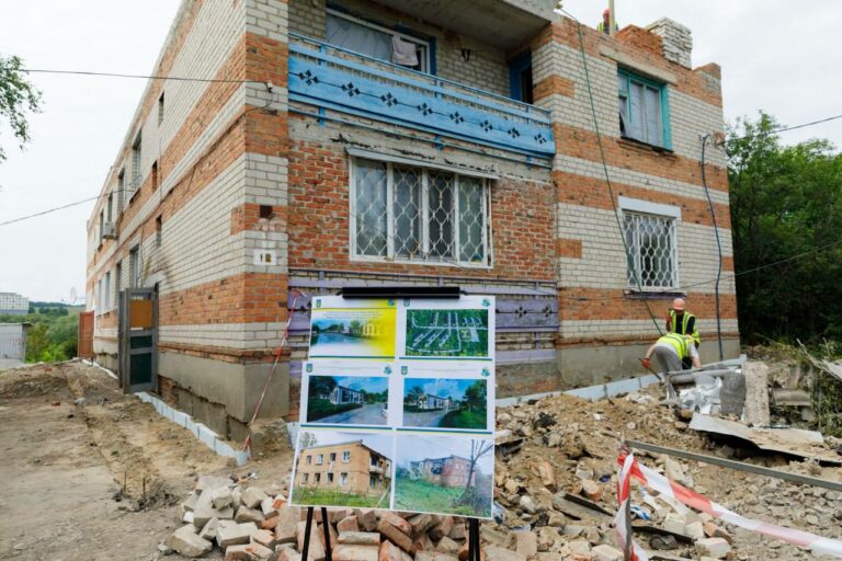 У Дергачах відновлюють будинки та лікарні
