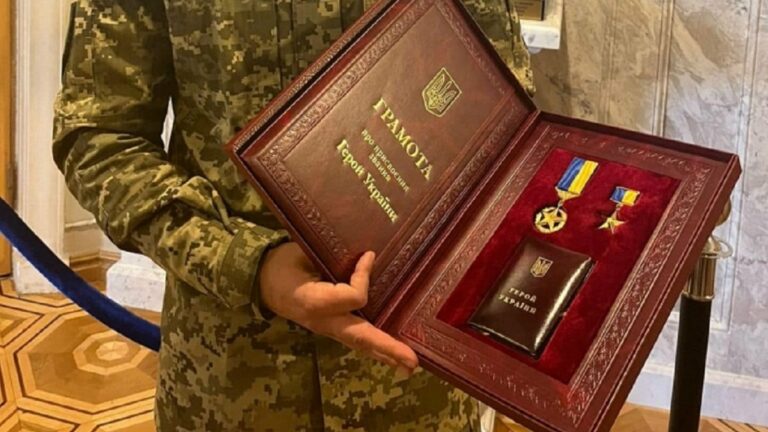 Троє бійців харківської бригади отримали звання Героїв України