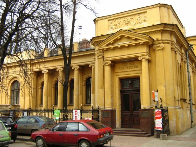 Харківська міськрада законсервує постраждалий від пожежі Будинок архітектора