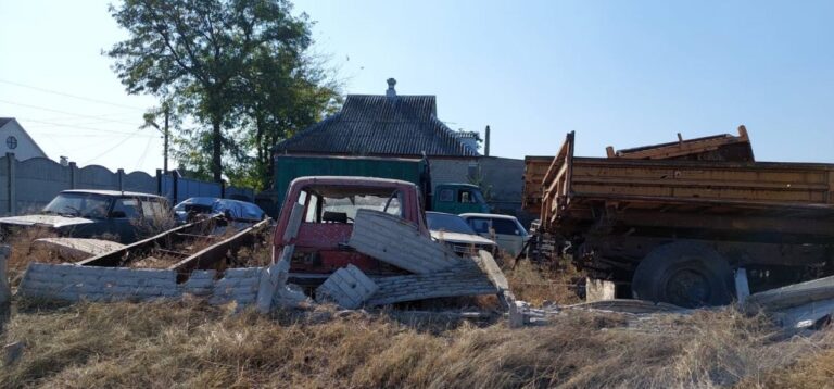 Російські військові влучили по заводу на Харківщині