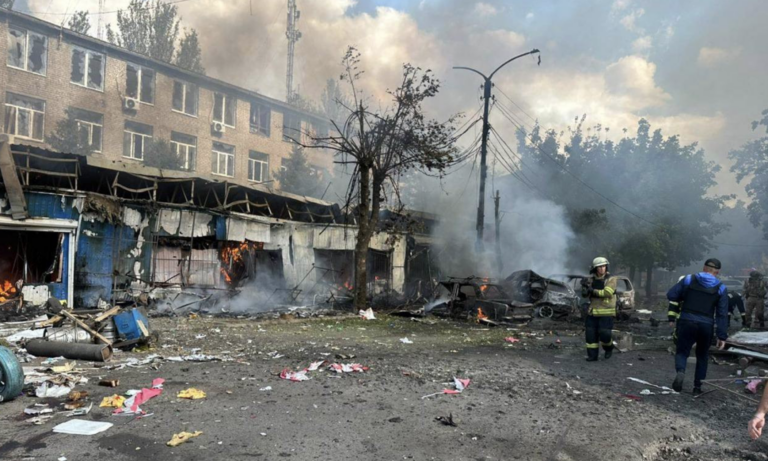 Росія вдарила по центральному ринку Костянтинівки: 16 людей загинули