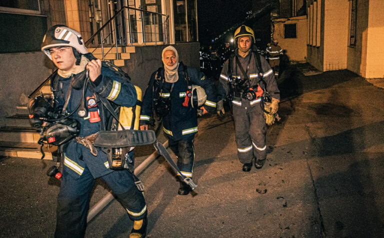 У ДСНС прокоментували пожежу поблизу станції метро «Індустріальна» в Харкові