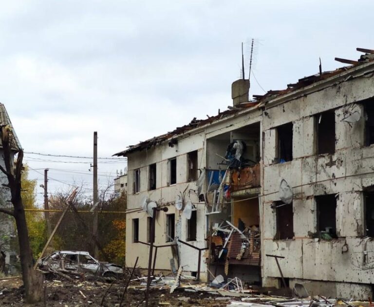 Армія РФ завдала удару авіабомбою біля пожежної частини — Синєгубов