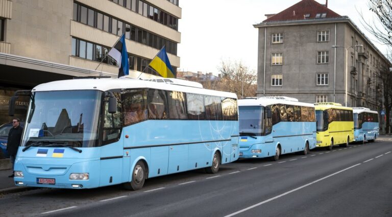 Естонія передала Харківщині два автобуси