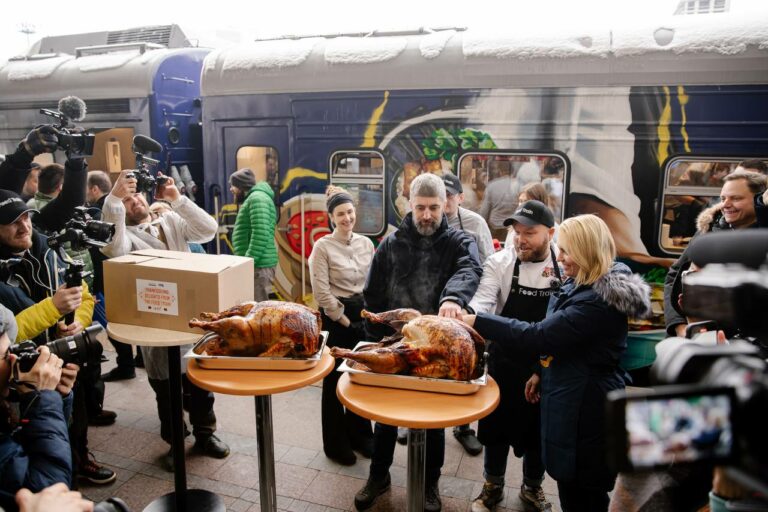Перший рейс потягу-кухні Food Train вирушив на Харківщину