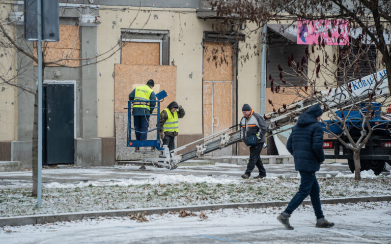 У Харкові ремонтують будинки, пошкоджені ракетним ударом 8 грудня — Терехов