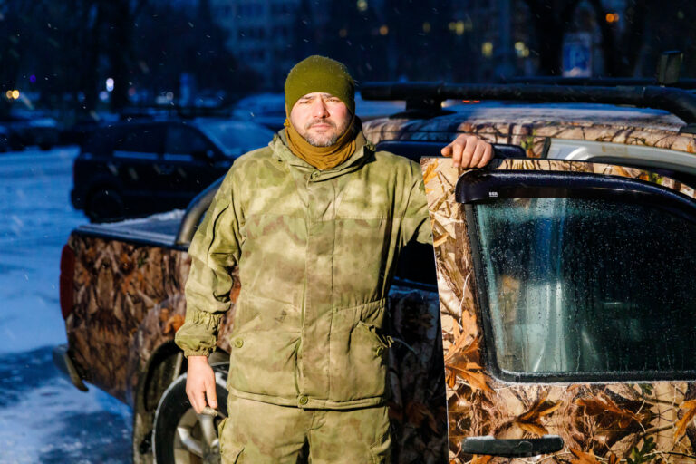 Харківським військовим передали 5 автівок
