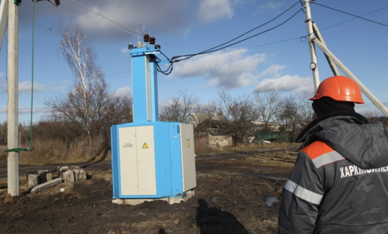 У селі Руські Тишки відновили 70% електропостачання
