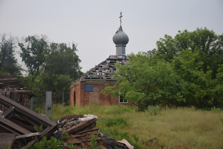 Росія пошкодила або зруйнувала в Україні близько 530 храмів різних конфесій