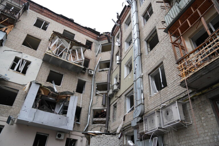 Пошкоджено 62 житлових будинки в Харкові внаслідок обстрілу 2–3 січня