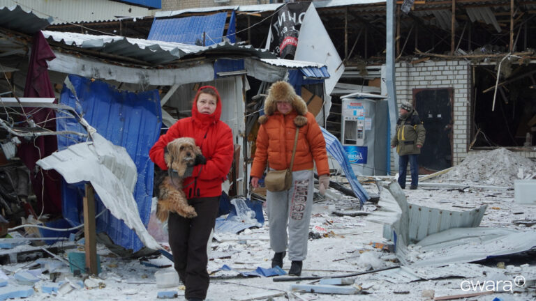 Менше ніж за добу харків’яни зібрали понад 500 пакунків теплих речей для постраждалих від російських обстрілів міста