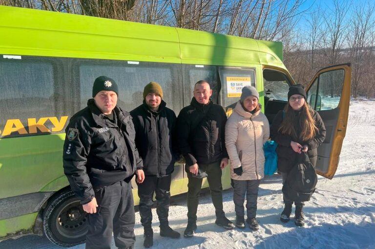 У ХОВА розповіли, як відбувається евакуація у прикордонних громадах Харківщини
