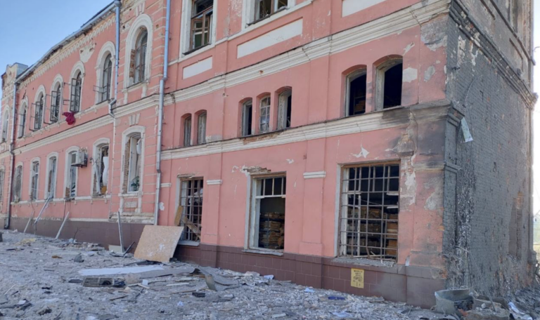 Правоохоронці показали як виглядає Вовчанськ після російських обстрілів