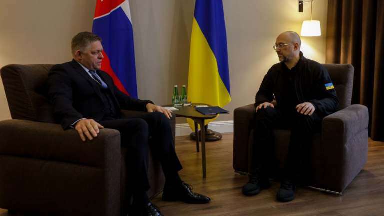 Фейк. Денис Шмигаль вимагає виключити Словаччини та Угорщини з НАТО