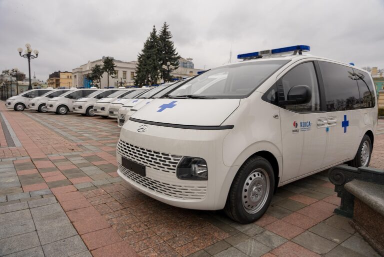 Ukraine Received 10 Ambulances From South Korea