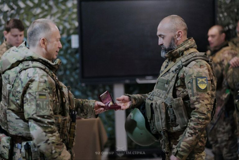 Сирський нагородив бійців 92-ї бригади