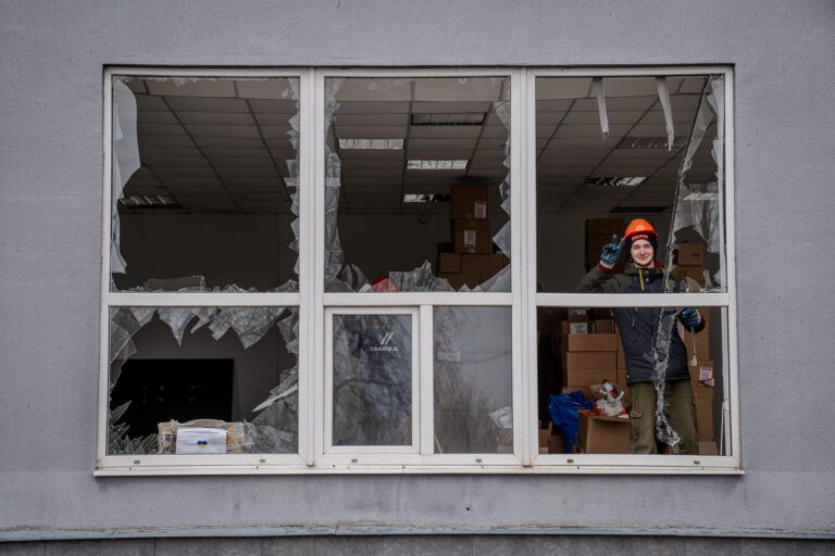 У Харкові ліквідовують наслідки атаки безпілотників по Слобідському району – фото