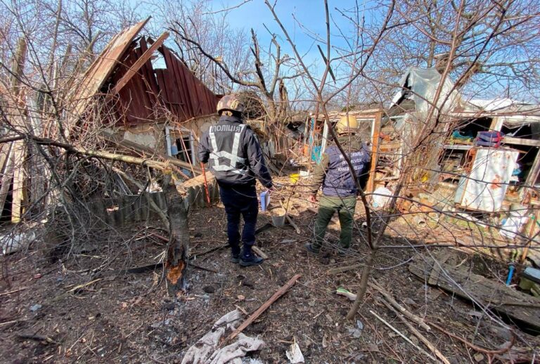 Правоохоронці показали наслідки обстрілу ранкового обстрілу Курилівки