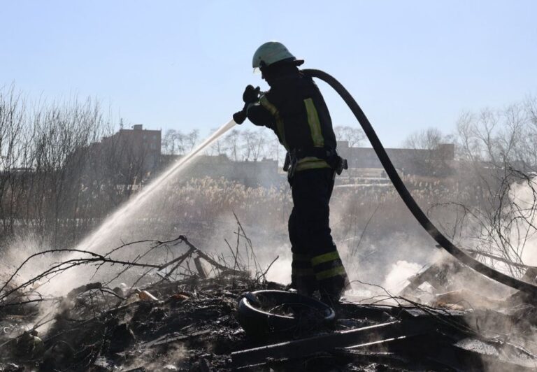 Жителя Харкова врятували з пожежі — ДСНС