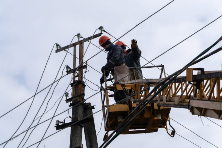 За вихідні енергетики відновили світло для понад 4 тисяч абонентів на Харківщині