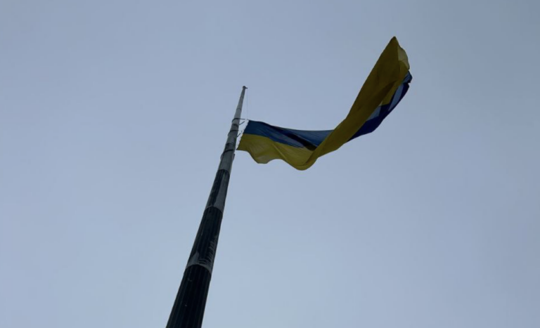 У Харкові замінили державний прапор